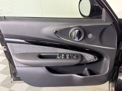 Used 2022 MINI Cooper Clubman S w/ Premium Package image 11