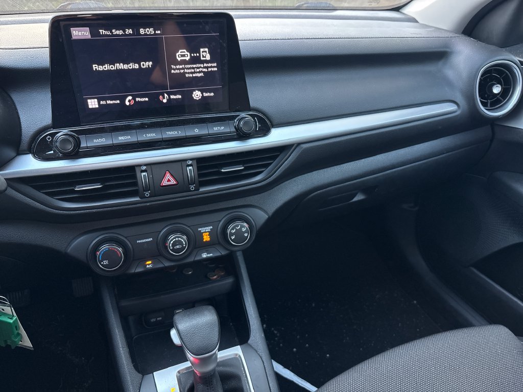 Used 2022 Kia Forte LXS FWD image 8