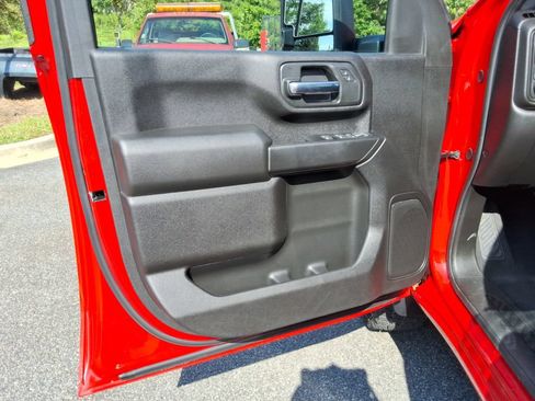 Certified 2025 Chevrolet Silverado 2500 Custom w/ Custom Value Package AWD/4WD image 22