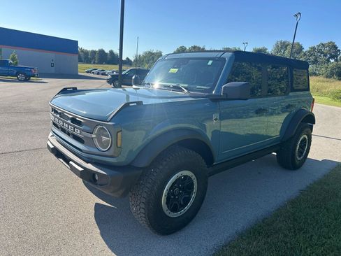 Used 2023 Ford Bronco Big Bend w/ Sasquatch Package AWD/4WD image 5
