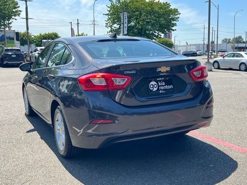 Used 2017 Chevrolet Cruze LT FWD image 11