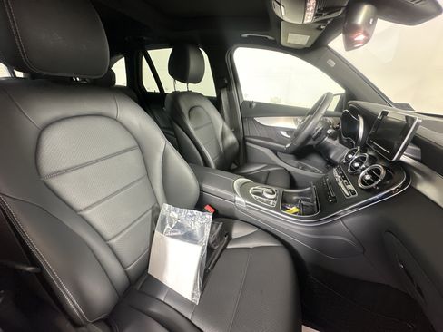 Used 2019 Mercedes-Benz GLC 300 4MATIC image 23
