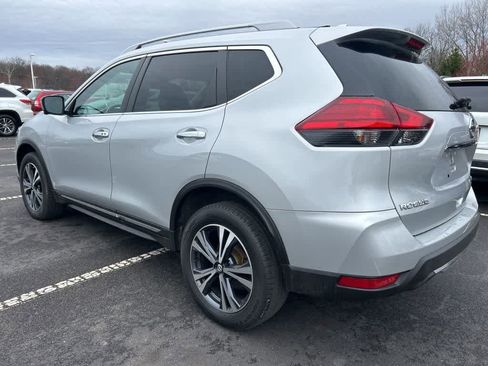 Used 2017 Nissan Rogue SL w/ SL Premium Package image 6