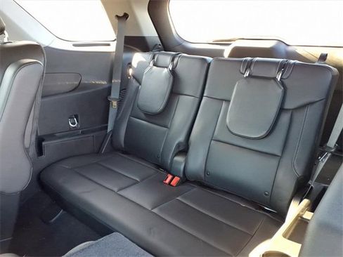 Used 2023 Ford Explorer XLT w/ Equipment Group 202A image 9