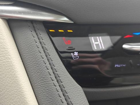 Used 2022 Cadillac XT5 Premium Luxury w/ Technology Package image 39