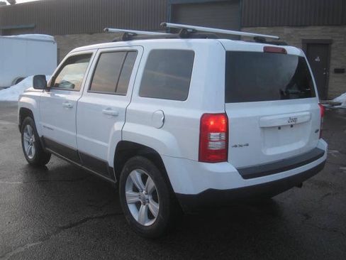 Used 2016 Jeep Patriot Latitude AWD/4WD image 7