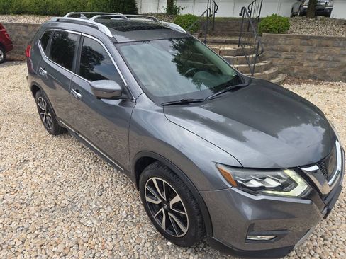 Used 2017 Nissan Rogue SL w/ SL Premium Package AWD/4WD image 9