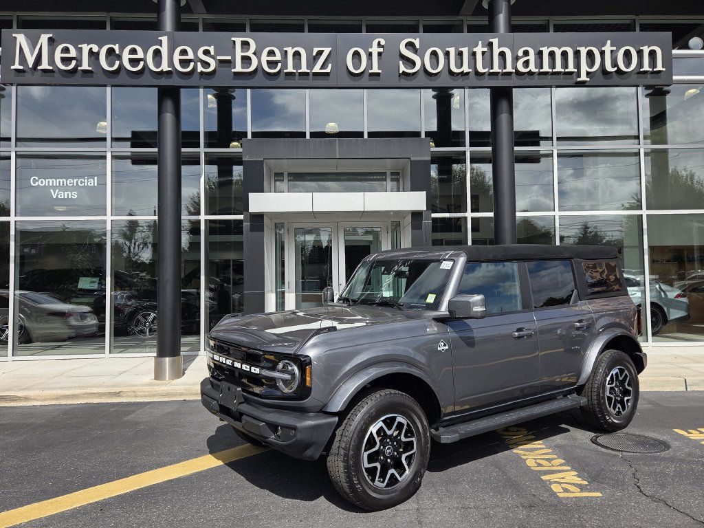 Used 2022 Ford Bronco Outer Banks AWD/4WD image 1