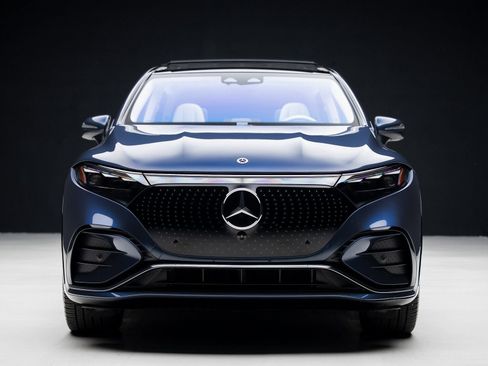 Used 2023 Mercedes-Benz EQS 450+ 4MATIC SUV w/ AMG Line Exterior Package image 7