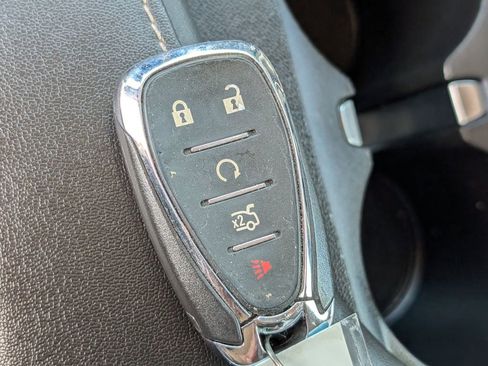 Used 2022 Chevrolet Camaro LT RWD image 32