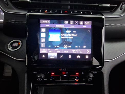 New 2025 Jeep Grand Cherokee L Altitude image 16