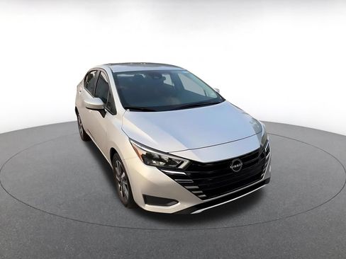 Used 2025 Nissan Versa SV FWD image 3