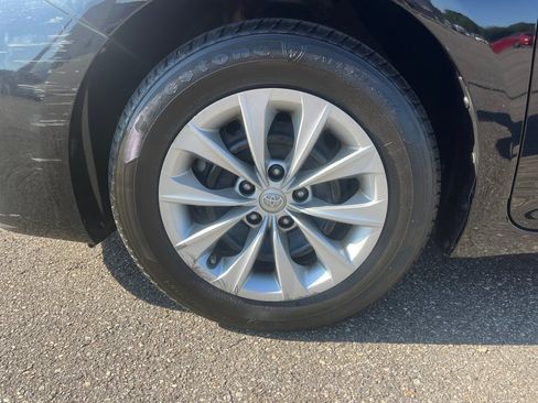 Used 2017 Toyota Camry LE FWD image 27