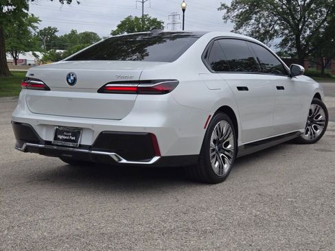 Used 2024 BMW 750e xDrive w/ Executive Package image 9