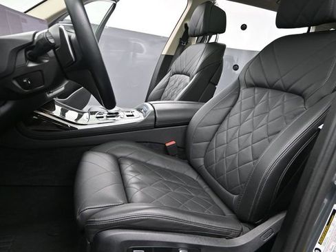 Used 2024 BMW X7 xDrive40i AWD/4WD image 16