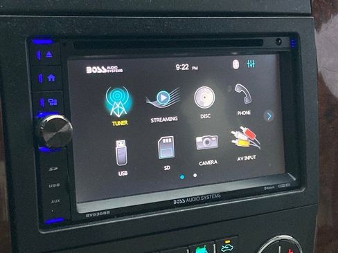 Used 2014 Chevrolet Silverado 2500 LTZ w/ LTZ Plus Package image 20