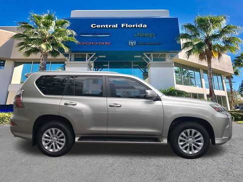 Used 2021 Lexus GX 460 Premium w/ Premium Package AWD/4WD image 4