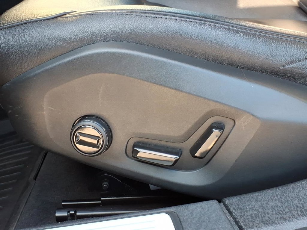 Used 2024 Volvo S60 B5 Core w/ Climate Package FWD image 12
