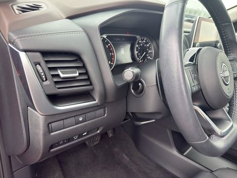 Certified 2023 Nissan Rogue SV w/ SV Premium B Package AWD/4WD image 14