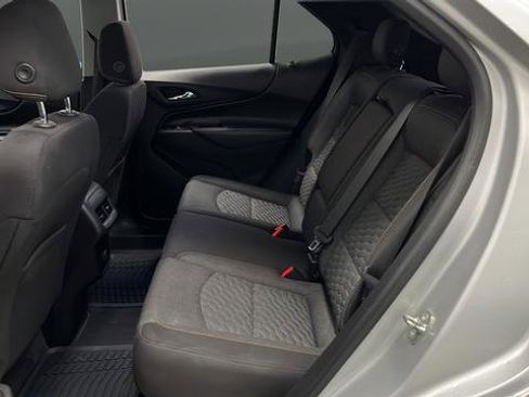 Used 2018 Chevrolet Equinox LT image 23