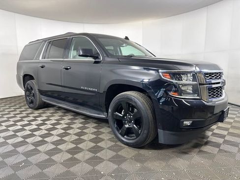 Used 2018 Chevrolet Suburban LT image 2