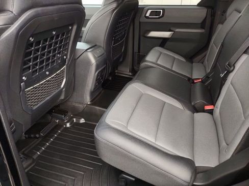Used 2023 Ford Bronco Everglades image 16