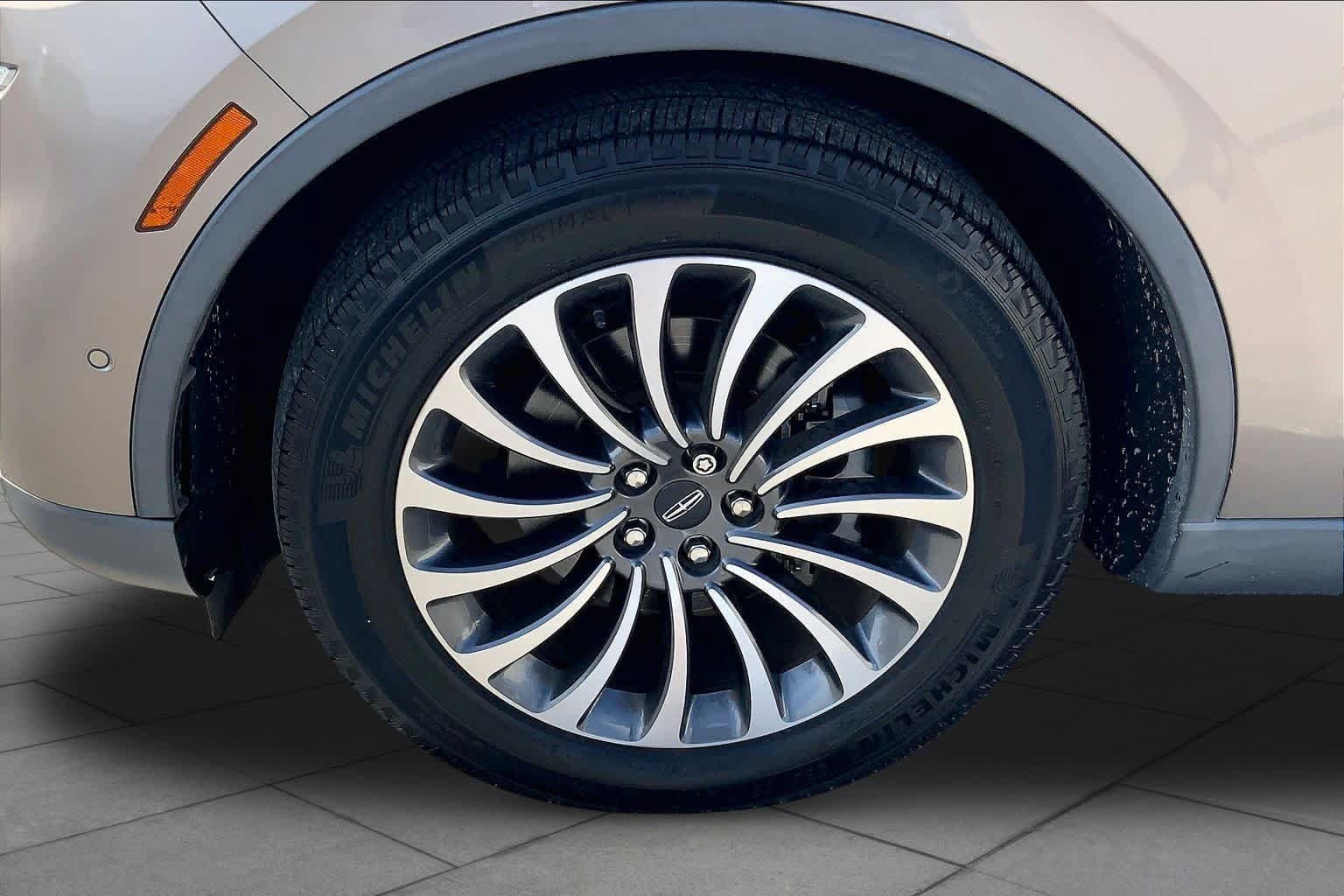 Used 2020 Lincoln Aviator Reserve w/ Equipment Group 201A RWD image 10