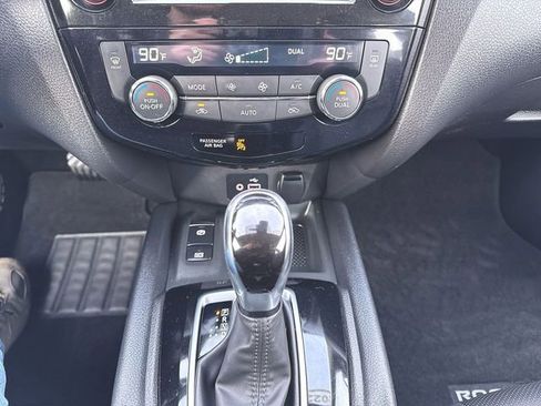 Used 2022 Nissan Rogue Sport SL image 18