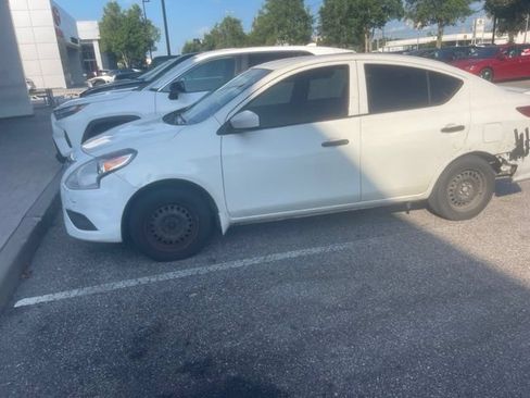 Used 2016 Nissan Versa S Plus FWD image 2