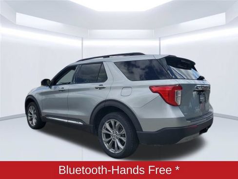 Used 2022 Ford Explorer XLT w/ Equipment Group 202A AWD/4WD image 3