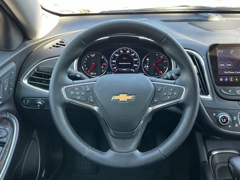 Used 2025 Chevrolet Malibu LT FWD image 16
