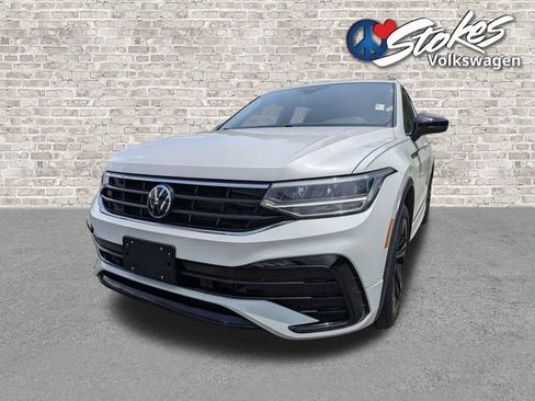 Certified 2023 Volkswagen Tiguan SE R-Line FWD image 8