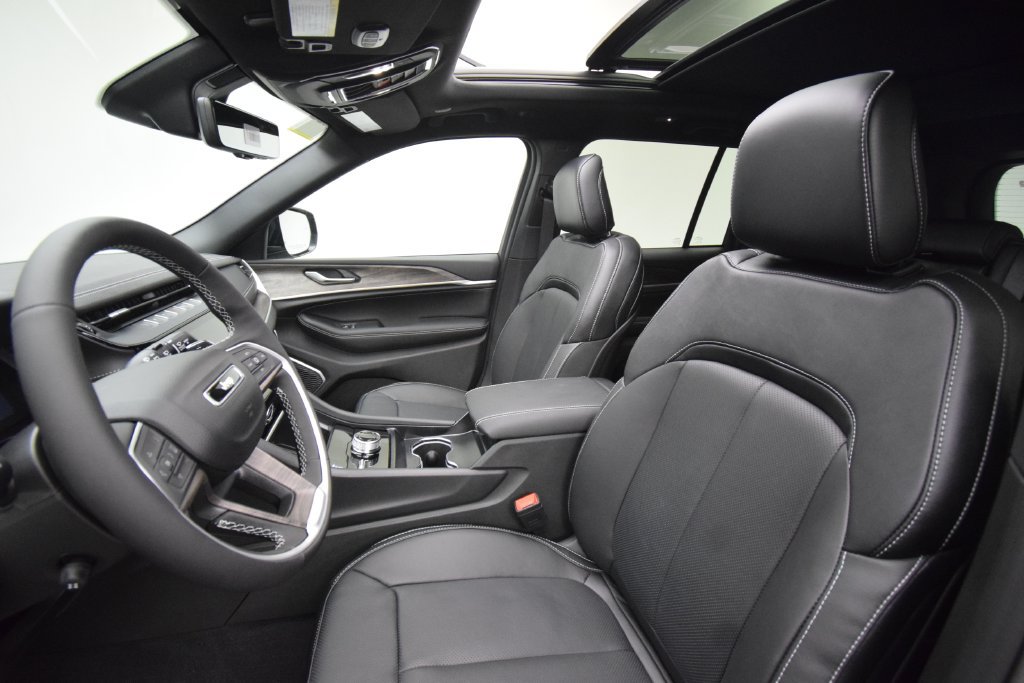 New 2027 Jeep Grand Cherokee Limited AWD/4WD image 35