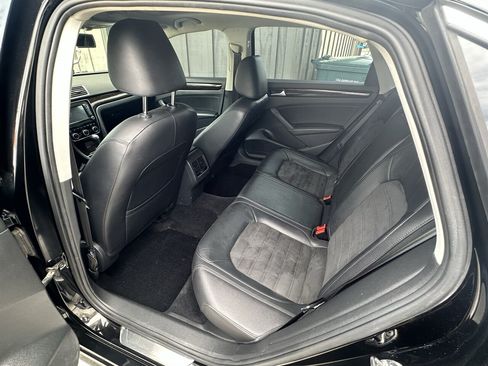 Used 2014 Volkswagen Passat TDI SEL Premium FWD image 17