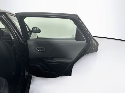 Used 2025 Kia K4 FWD image 30