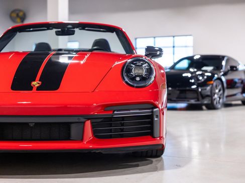 Used 2024 Porsche 911 Cabriolet AWD/4WD image 22