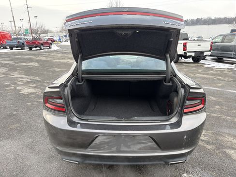 Used 2015 Dodge Charger SXT image 31