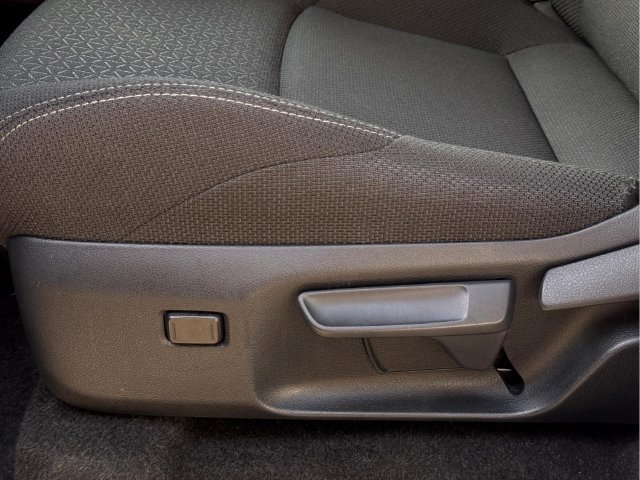 Used 2025 Toyota 4Runner SR5 AWD/4WD image 13