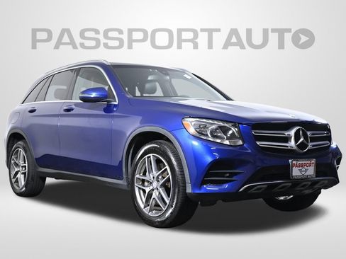 Used 2017 Mercedes-Benz GLC 300 4MATIC image 3