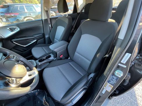 Used 2025 Kia Soul LX w/ LX Technology Package image 31