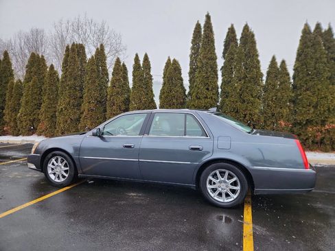 Used 2011 Cadillac DTS Luxury image 2