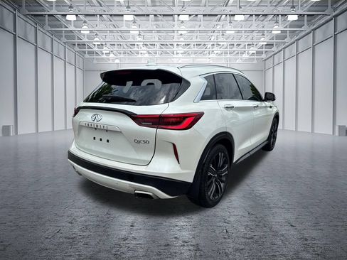 Used 2022 INFINITI QX50 Luxe w/ Appearance Package FWD image 7
