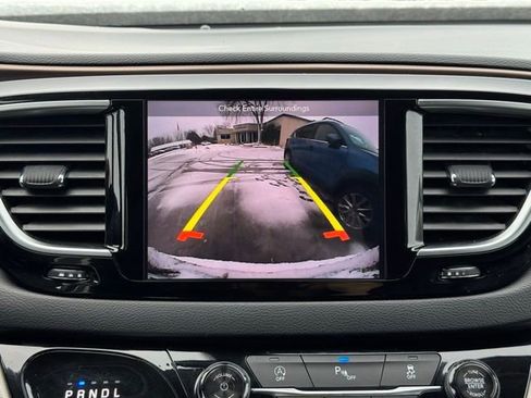 Used 2018 Chrysler Pacifica Touring-L Plus image 3