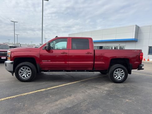 Used 2019 Chevrolet Silverado 2500 LT w/ LT Convenience Package image 6