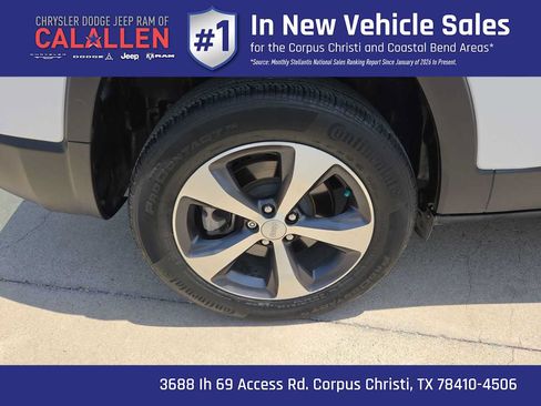Certified 2022 Jeep Cherokee Limited AWD/4WD image 16