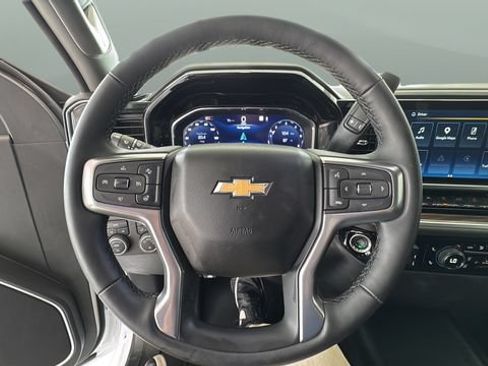 Used 2025 Chevrolet Silverado 1500 LT AWD/4WD image 12