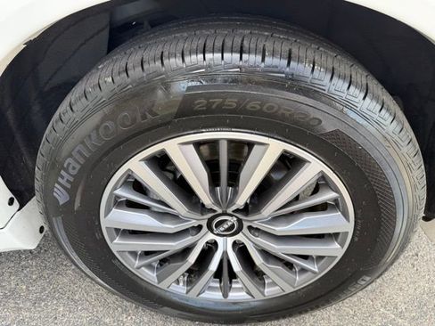 Used 2022 Nissan Armada SL AWD/4WD image 10