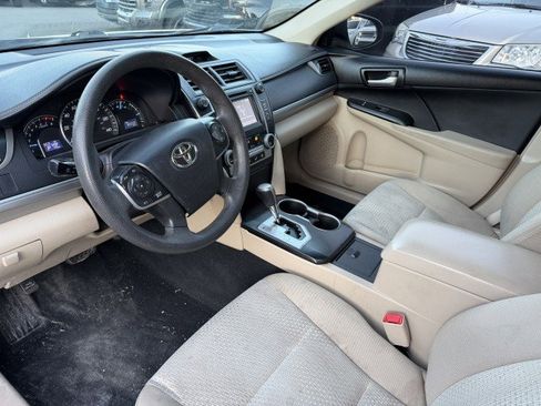 Used 2014 Toyota Camry LE image 7