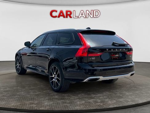 Used 2018 Volvo V90 T6 Cross Country w/ Convenience Package AWD/4WD image 4