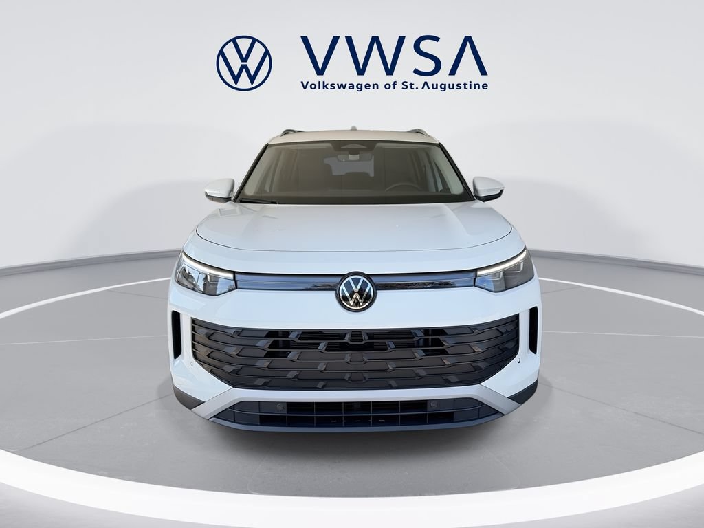 Certified 2025 Volkswagen Tiguan SE AWD/4WD image 3